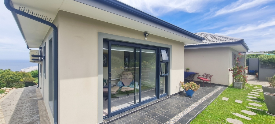3 Bedroom Property for Sale in Village On Sea Western Cape